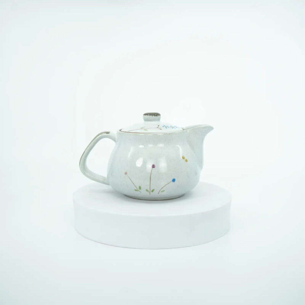Atelier Yu Cats in a Sunny Spot Kutani Teapot