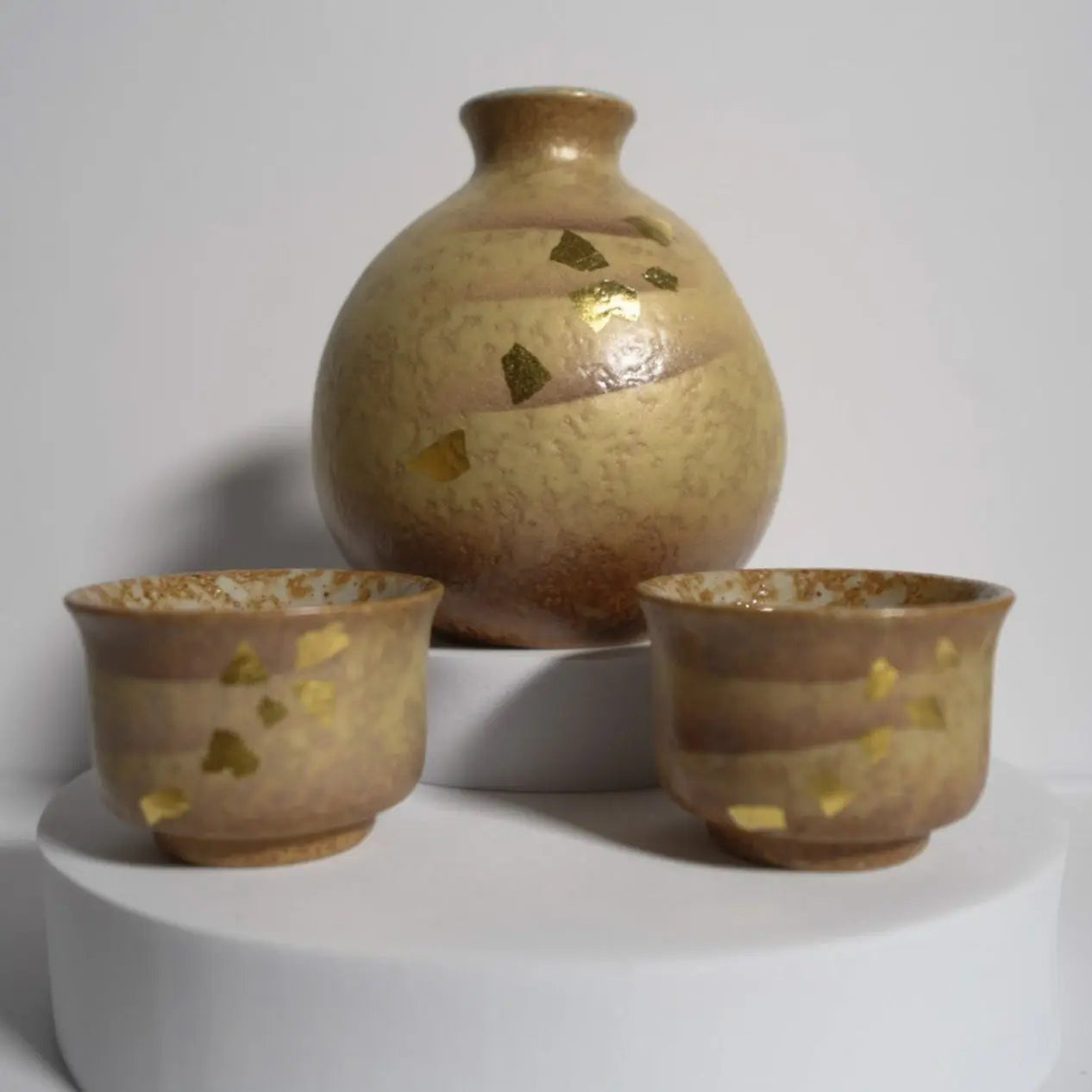 Kutani Ware Golden Leaf Sake Set Kutani Ware