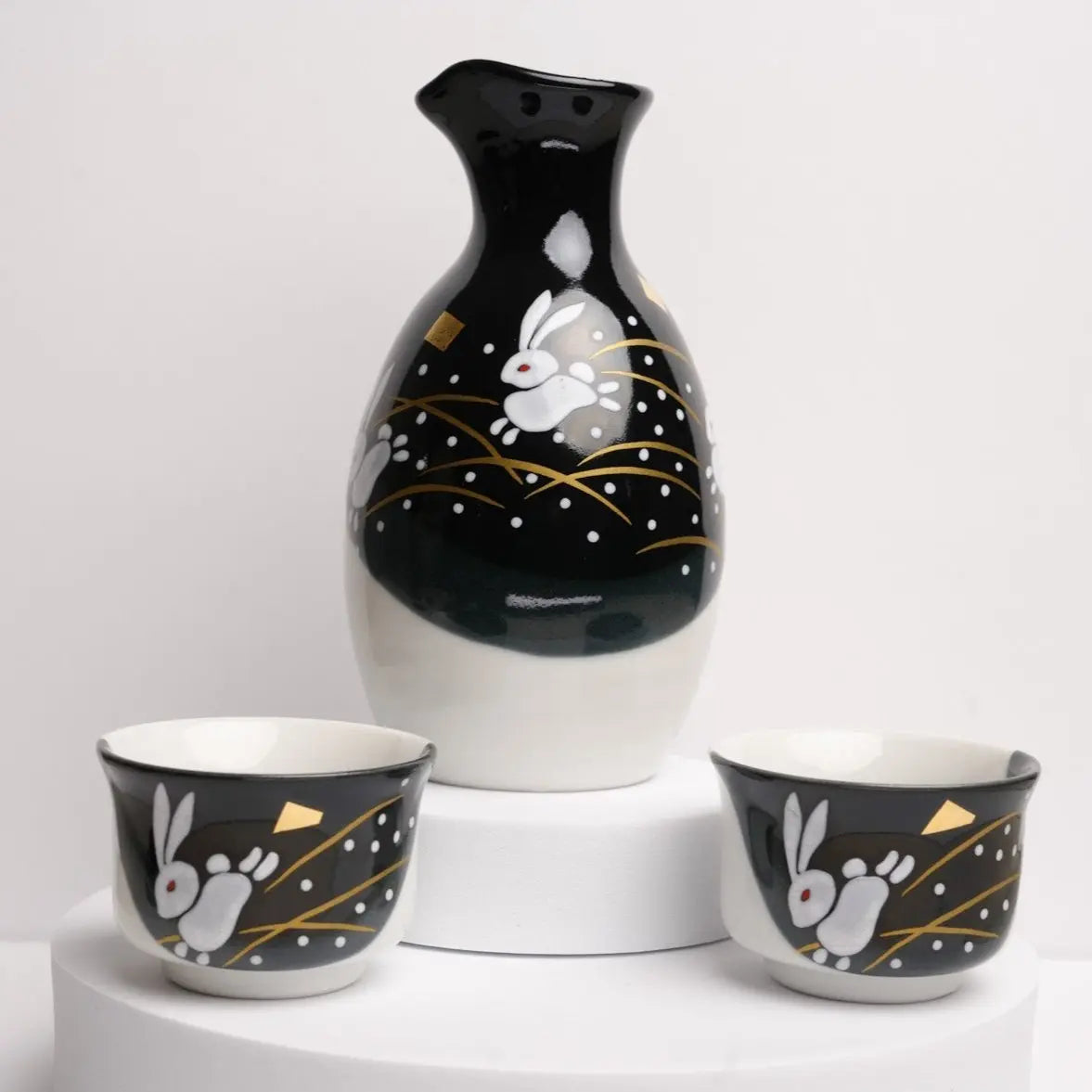 Jumping Rabbit Sake Set Kutani Ware