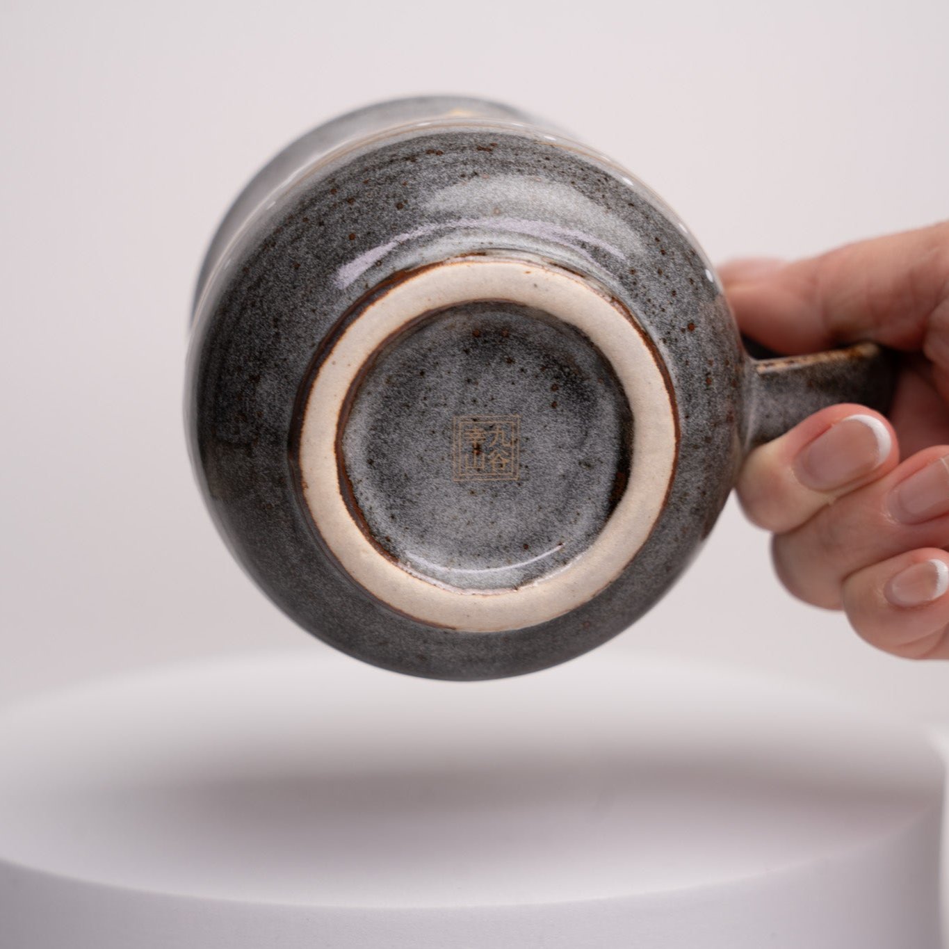 JumpingRabbitMug_Bottom