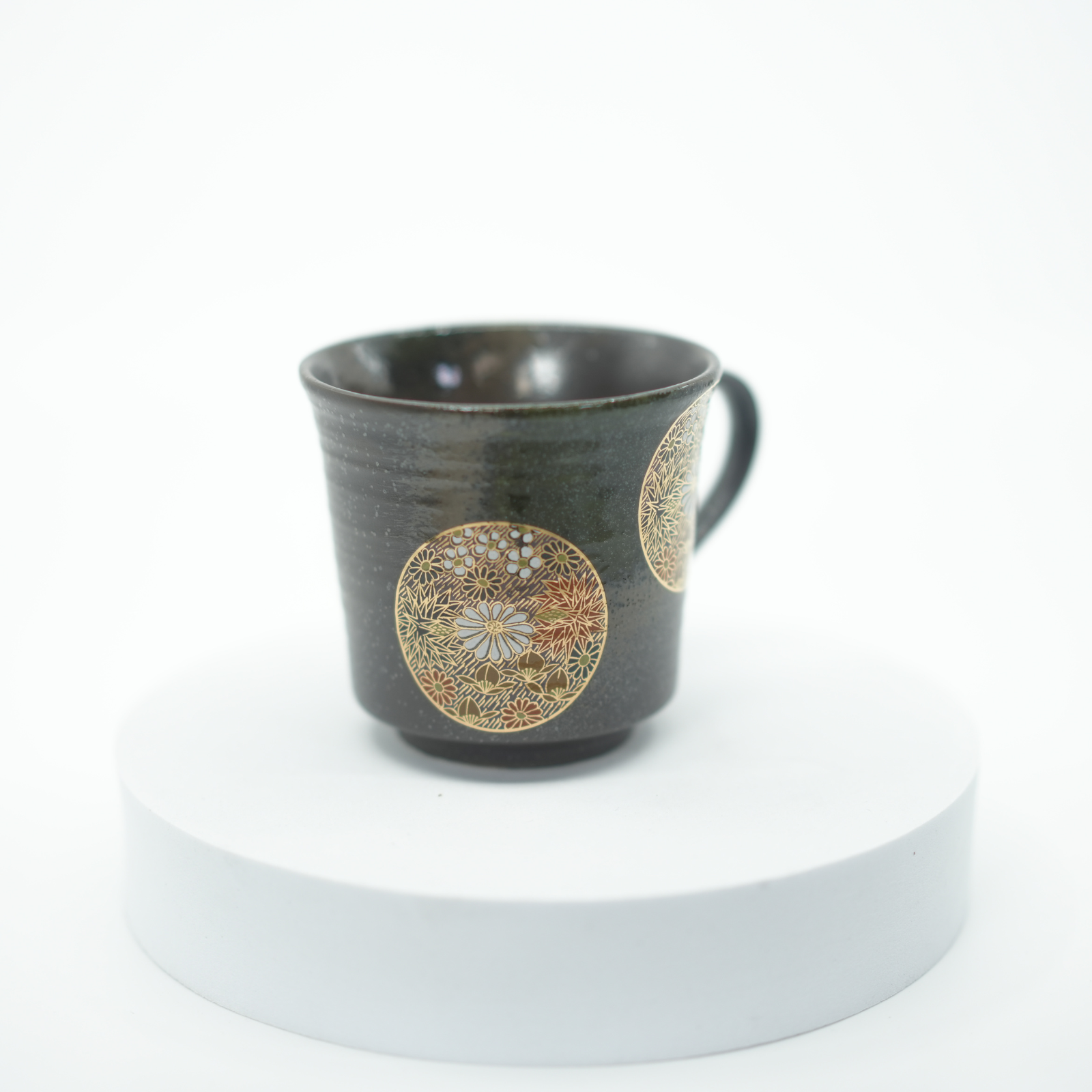 Kutani ware - Hanazume Brown Mug