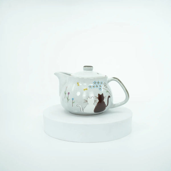 Atelier Yu Cats in a Sunny Spot Kutani Teapot