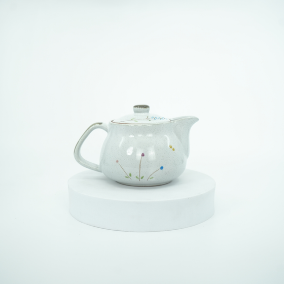 Atelier Yu Cats in a Sunny Spot Kutani Teapot