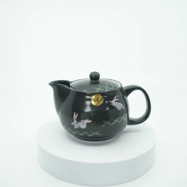Kutani Ware - Jumping Rabbit Moon Teapot Kutani Ware